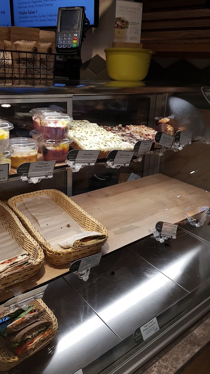 Dean&david Bowls, Salate, Curries & Snacks Am Stachus Munchen-8